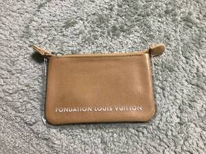FONDATION Louis Vuitton Museum pouch